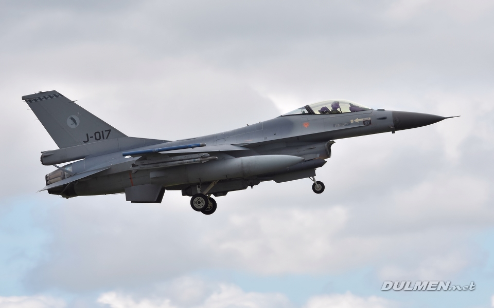 F-16AM J-017 322sqn